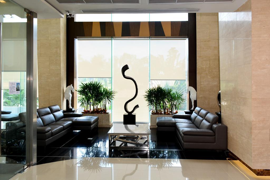 Peak Towers Condominium Патая Екстериор снимка