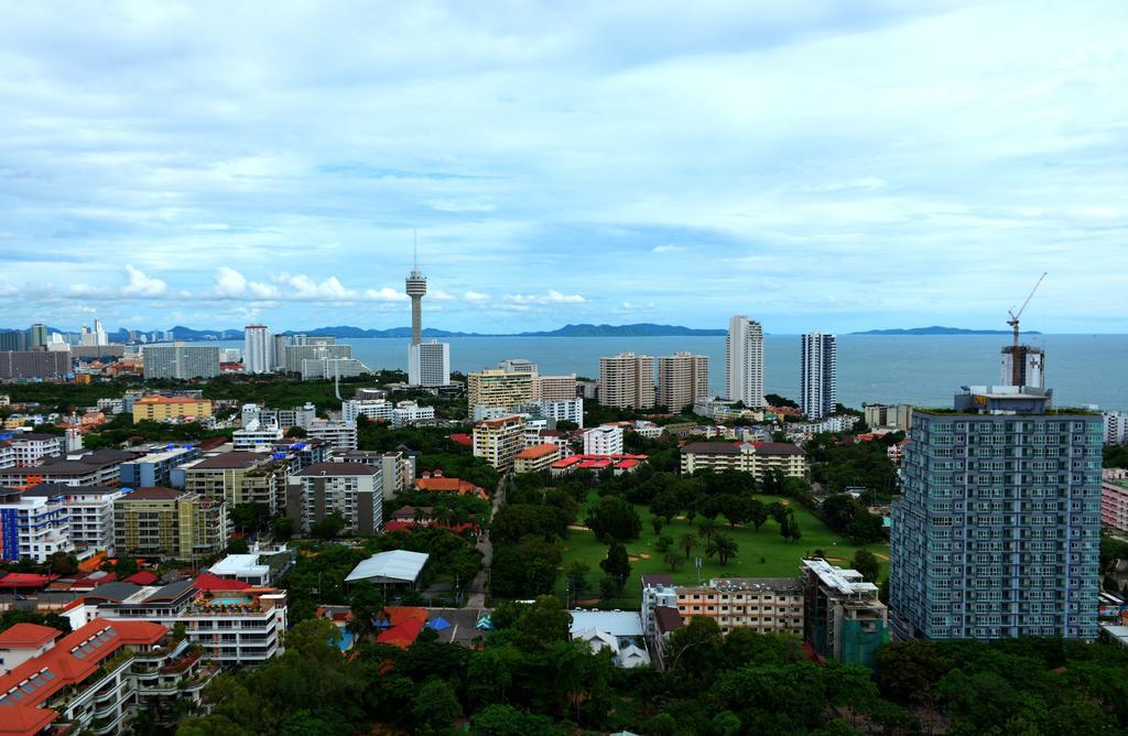 Peak Towers Condominium Патая Екстериор снимка
